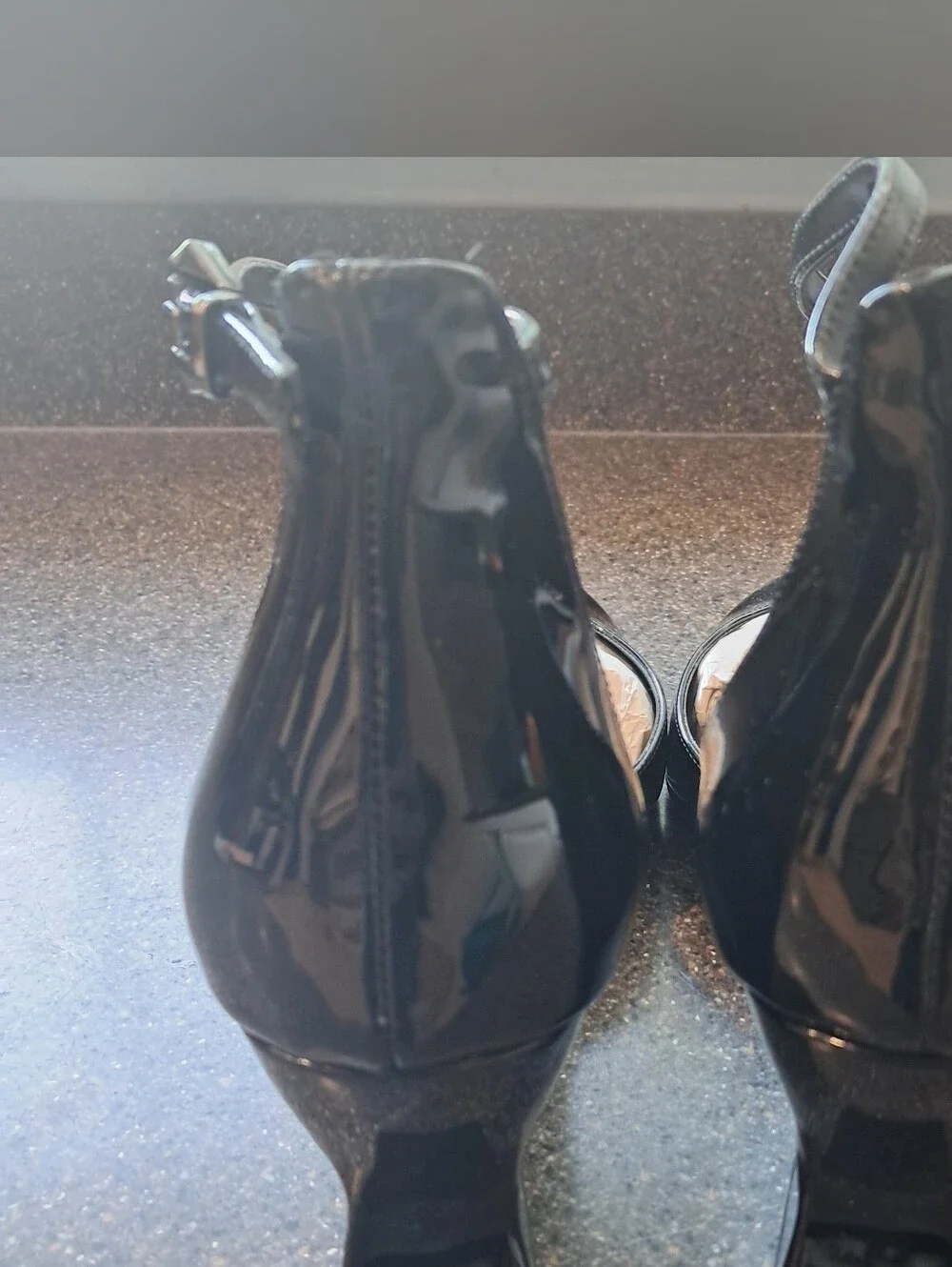 AEROSOLES sleek black